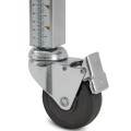 Podajnik PM-2700 ma udźwig do 136 kg i kółka z blokadą do stabilnego ustawienia
