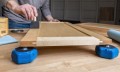 Podkładki stolarskie Kreg KFS-PUCK pomagają utrzymać element ponad powierzchnią roboczą