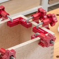 Zestaw dwóch kątowników zaciskowych Woodpeckers Clamping Square Plus MINI ułatwiających składanie elementów pod kątem prostym