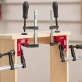 Kompaktowe kątowniki aluminiowe Woodpeckers sprawdzają się podczas klejenia, montażu i prac stolarskich