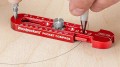 Woodpeckers Pocket Compass wykonany z aluminium i stali nierdzewnej zapewnia wygodne wyznaczanie promieni
