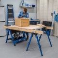 Solidna konstrukcja ze stali i aluminium zapewnia nośność do 498 kg dla jednego koziołka i 998 kg dla pary
