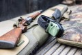 Technologia Tactical Sound Control wzmacnia potrzebne dźwięki otoczenia i szybko ogranicza hałas o wysokim natężeniu do bezpiecznego poziomu