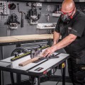 Stół do frezarki górnowrzecionowej Trend WRT/EURO ma blat o wymiarach 804 x 604 mm, zapewniający dużo miejsca podczas obróbki większych elementów