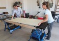 Łącząc stolik w pary lub z koziołkami warsztatowymi Kreg możesz tworzyć ogromne stoły robocze